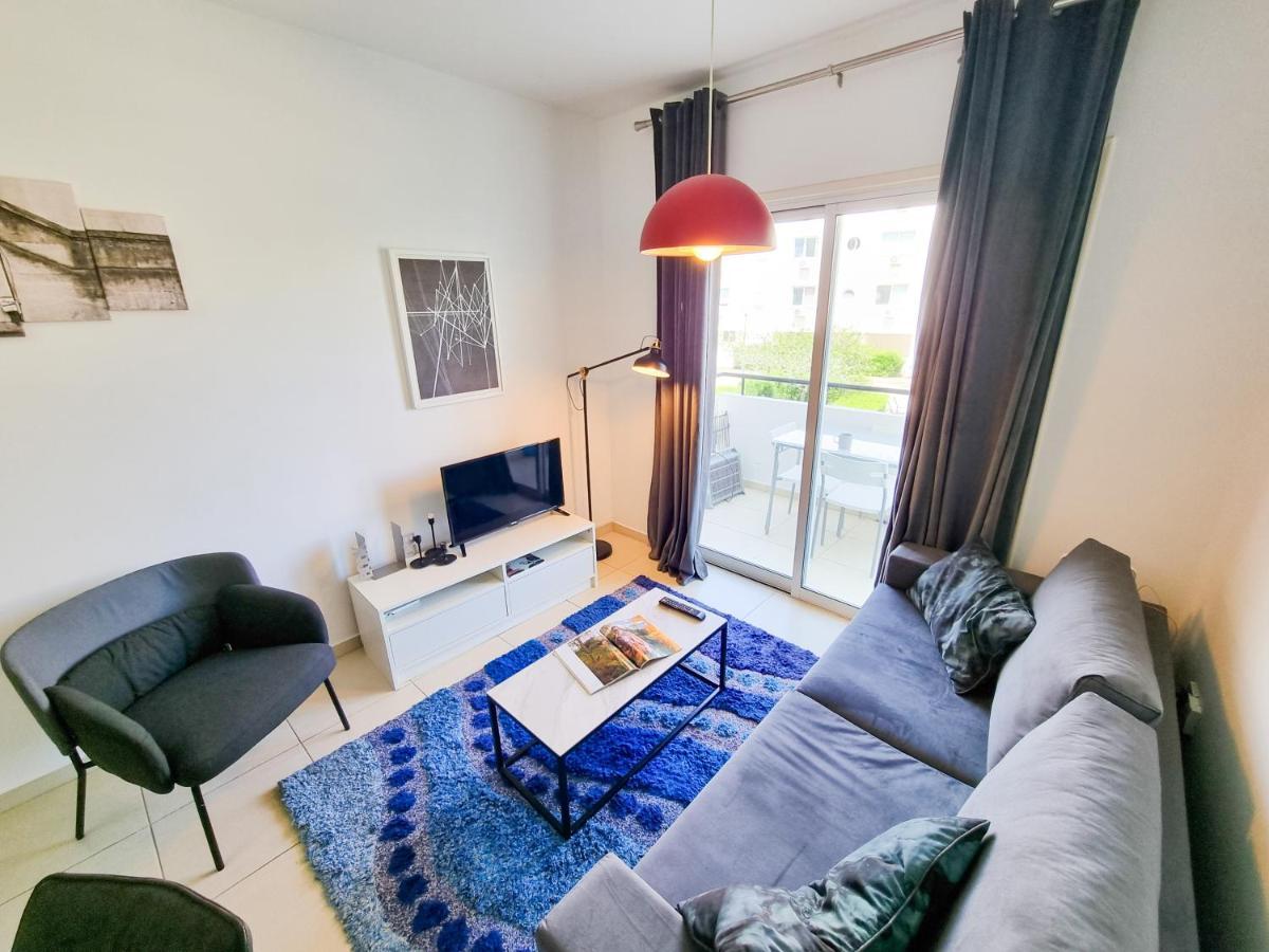 Seaside Heaven Apartment With Pool لارنكا المظهر الخارجي الصورة