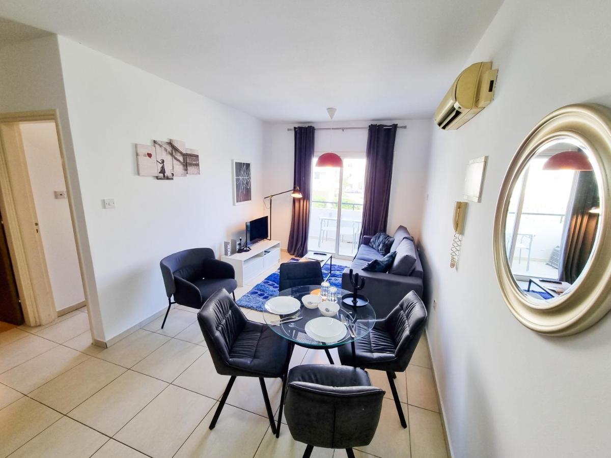 Seaside Heaven Apartment With Pool لارنكا المظهر الخارجي الصورة