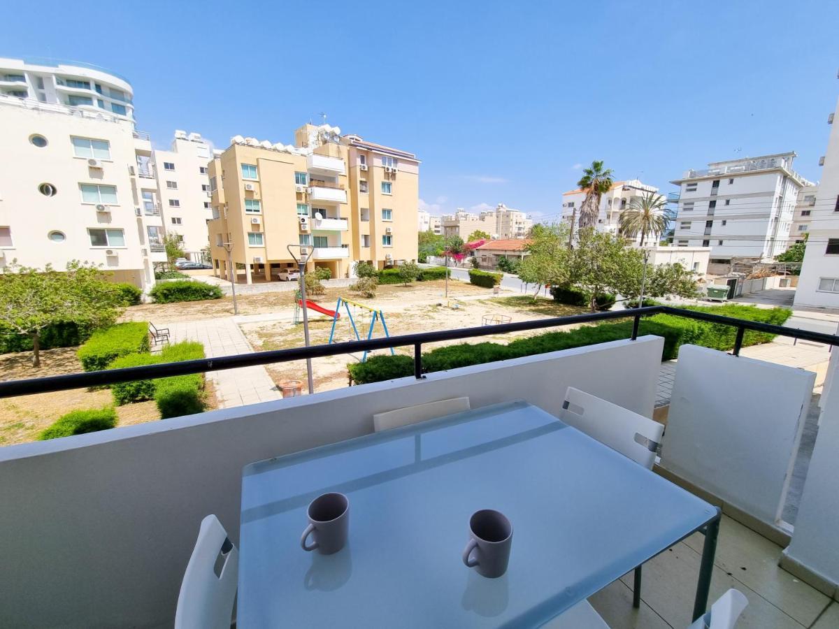 Seaside Heaven Apartment With Pool لارنكا المظهر الخارجي الصورة